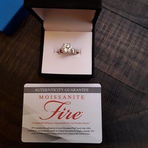 Moissanite 4.20 ct.14kt yellow gold over silver moissanite fire ring, 4.20ct DEW